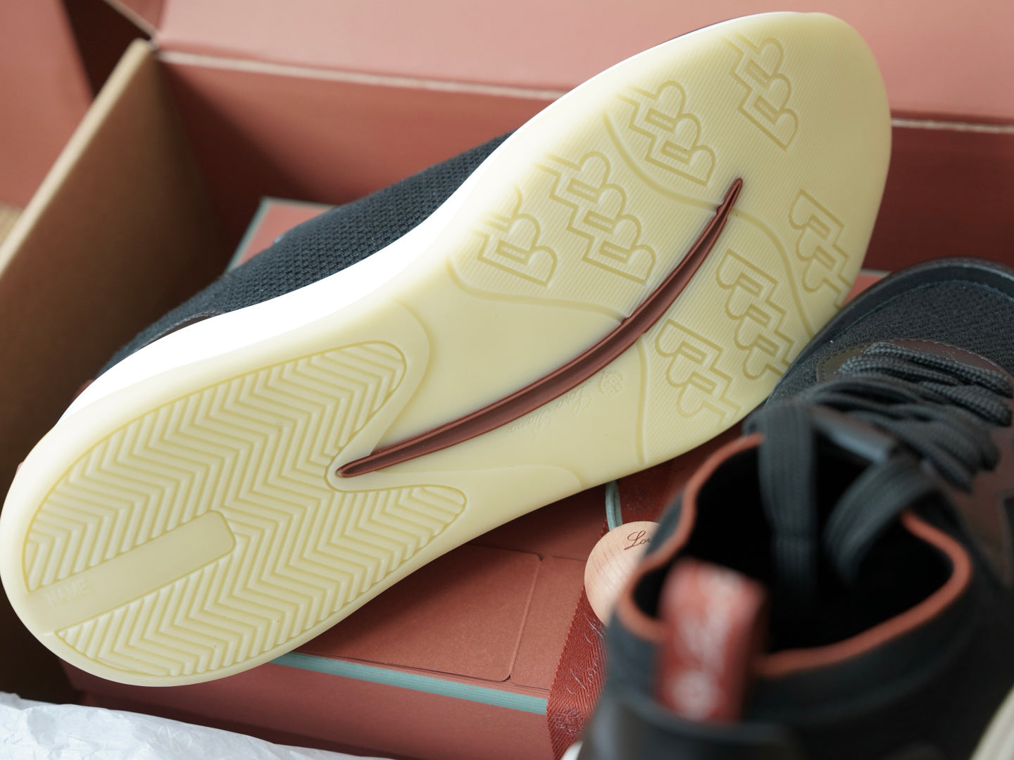 410 Sneakers