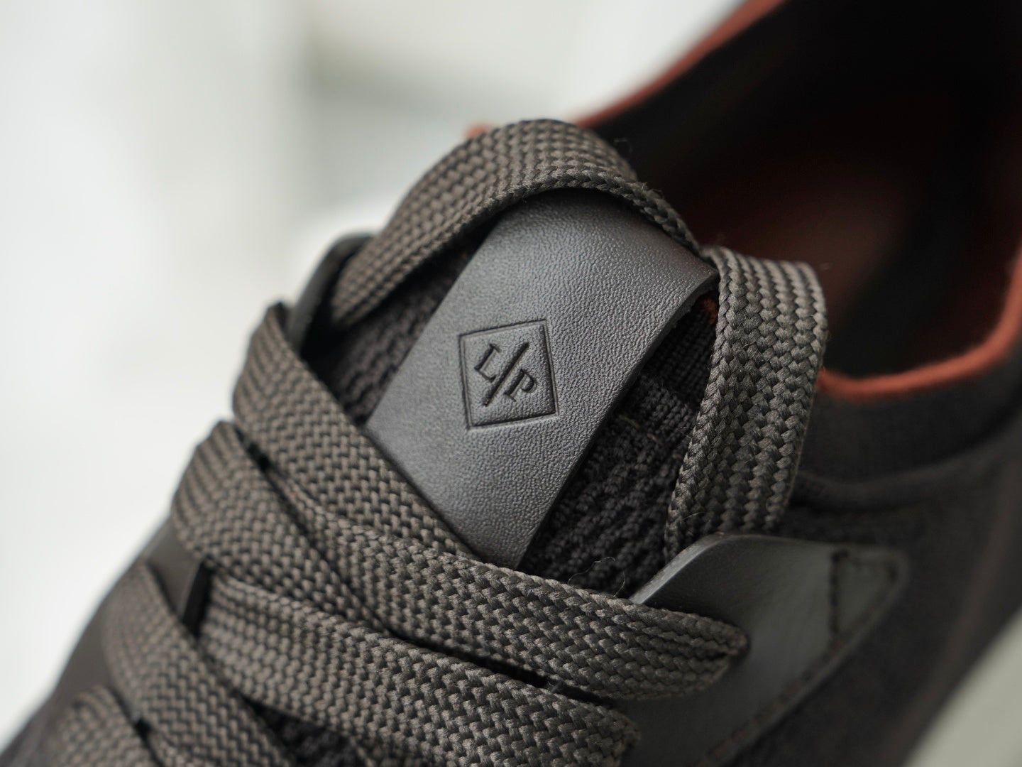 410 Sneakers