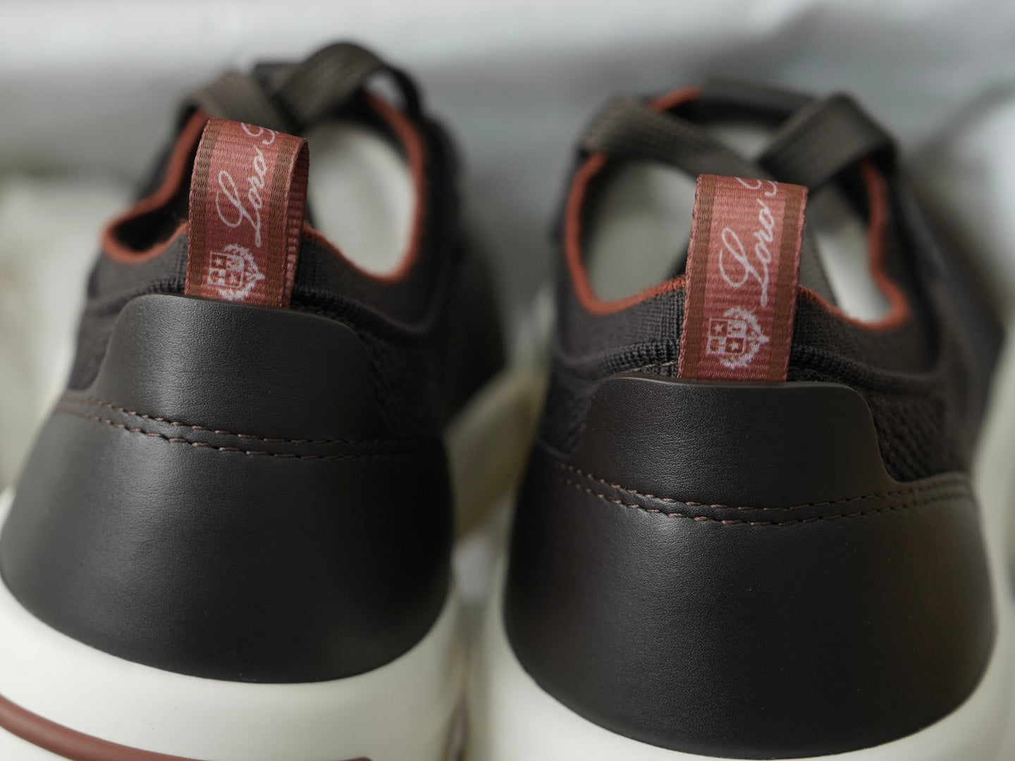 410 Sneakers