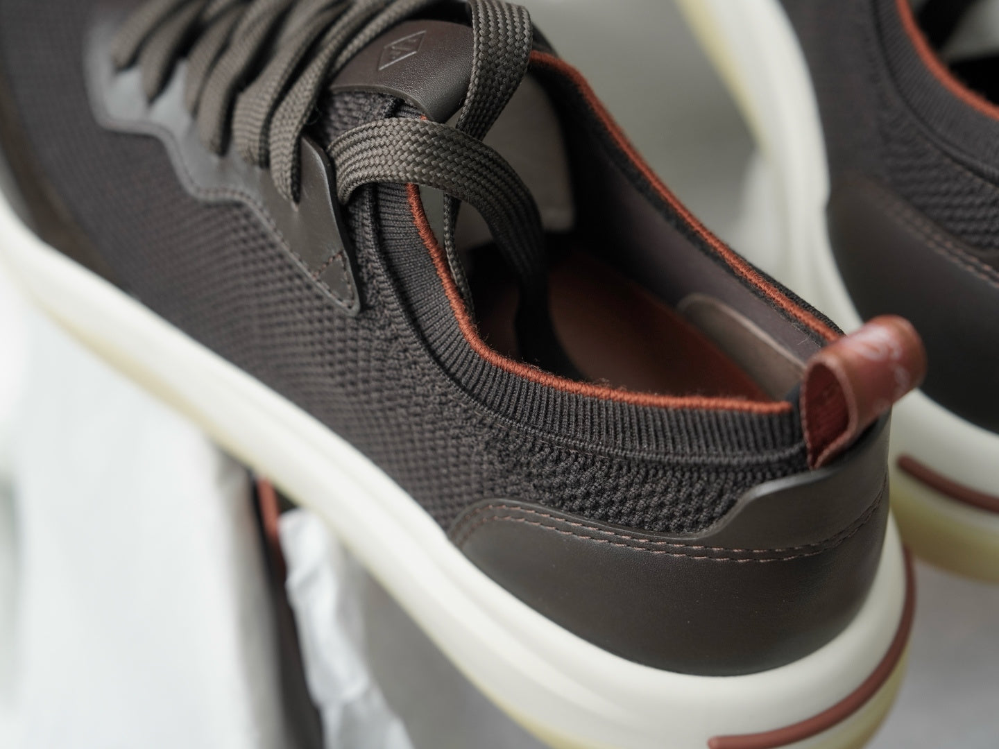 410 Sneakers