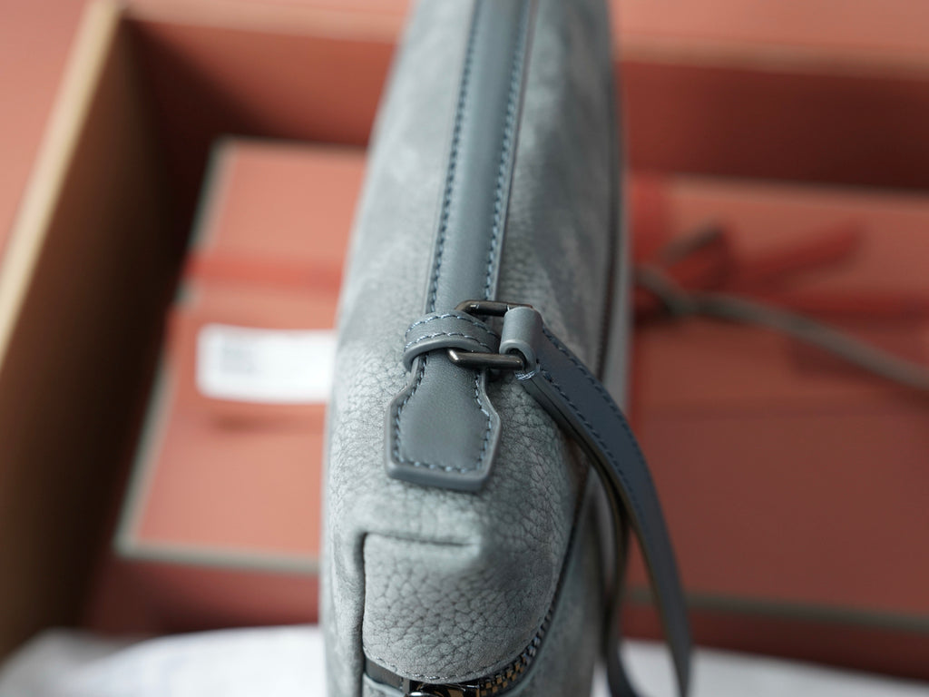 Extra Pouch L29